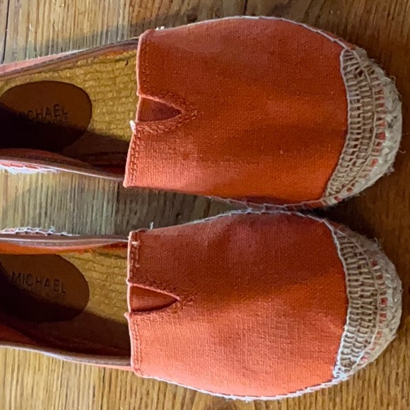 Michael Kors casual shoes. Tangerine in color. Slightly worn. Made of canvas. - Picture 5 of 5